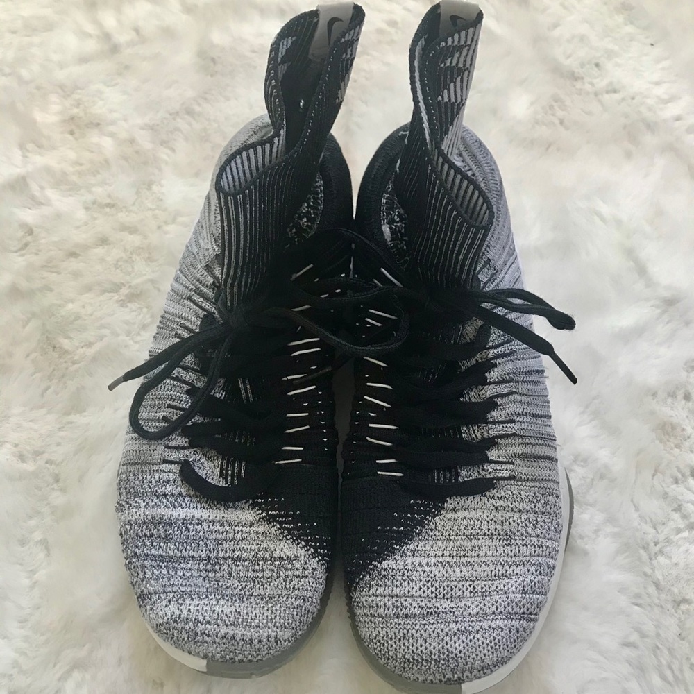 Nike Hyperdunk 2016 Flyknit Zoom Gray Sneakers - Picture 8 of 15